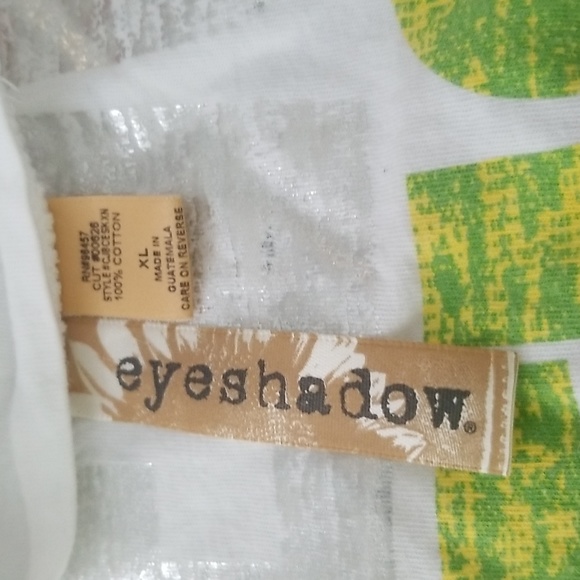 🦋Eyeshadow Music Revolution Tee - Picture 4 of 5